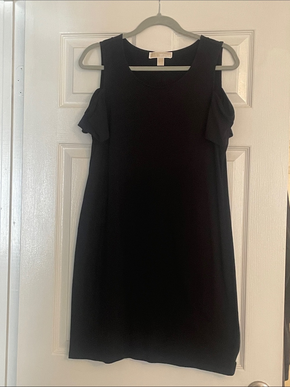 MICHAEL Michael Kors Black Cold-Shoulder Shift Dress